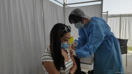 В Баку вакцинируют от коронавируса в мобильных пунктах (ФОТО/ВИДЕО)