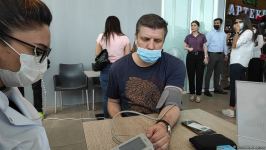 В Баку вакцинируют от коронавируса в мобильных пунктах (ФОТО/ВИДЕО)