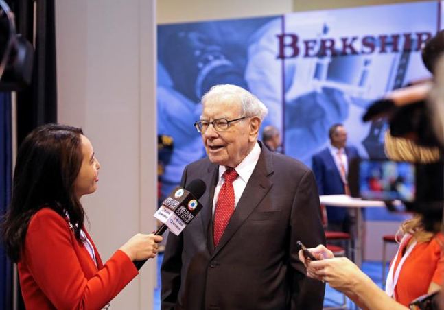 Berkshire Hathaway appears to buy back more stock