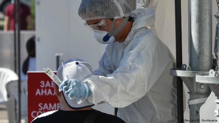 Более тысячи человек заболели коронавирусом в Казахстане за сутки
