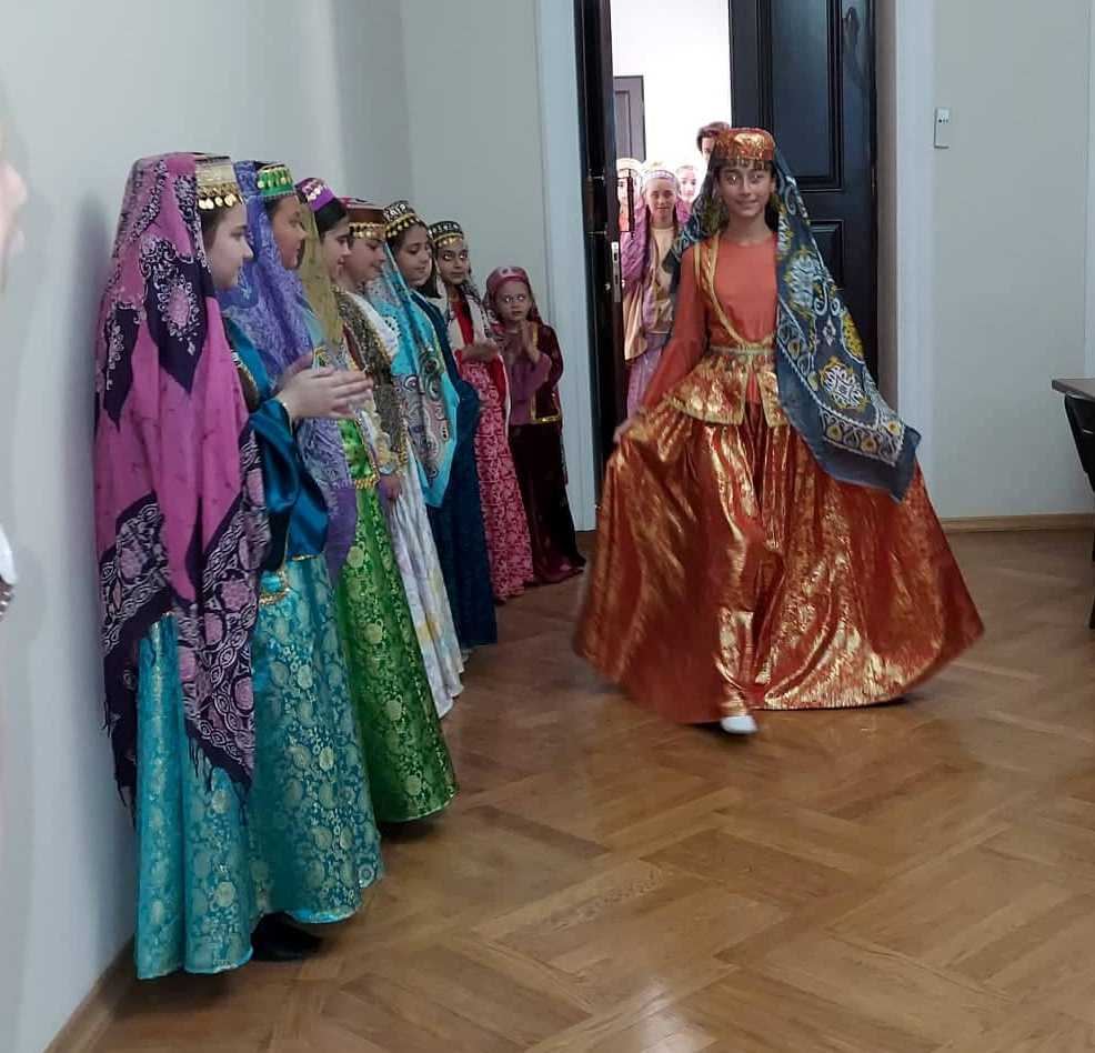В Баку прошло дефиле национальной одежды (ФОТО)