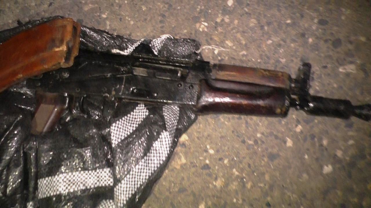 Qusarda falçı 12 min manat pul oğurladı, avtomobilindən də silah çıxdı (FOTO)