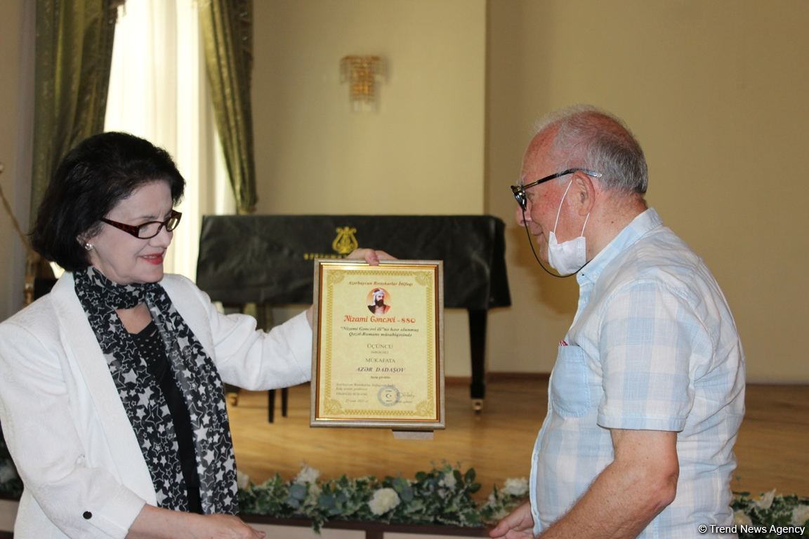 В Баку  состоялась церемония награждения победителей конкурса газелей-романсов (ФОТО)