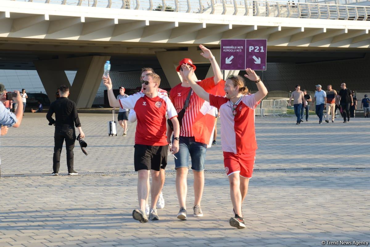 ЕВРО-2020: Болельщики уже на Бакинском Олимпийском стадионе (ФОТО/ВИДЕО)