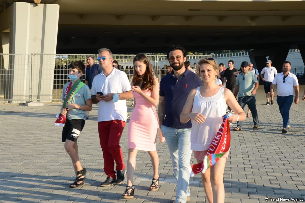 EURO 2020: Fans arrive at Baku Olympic Stadium (PHOTO/VIDEO)