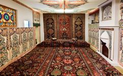 Love Story на фоне азербайджанских ковров XVII века - талисманы семейного благополучия (ФОТО)