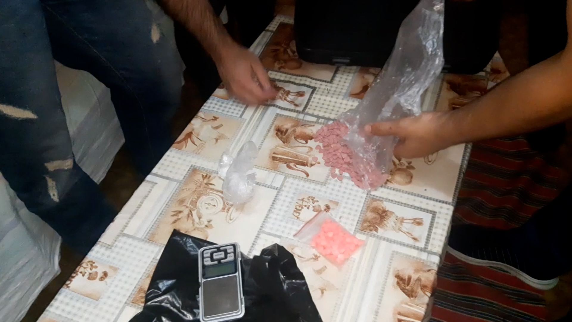 Sosial şəbəkələrdə narkotik və psixotrop maddələr satan 9 nəfər saxlanılıb (FOTO/VİDEO)