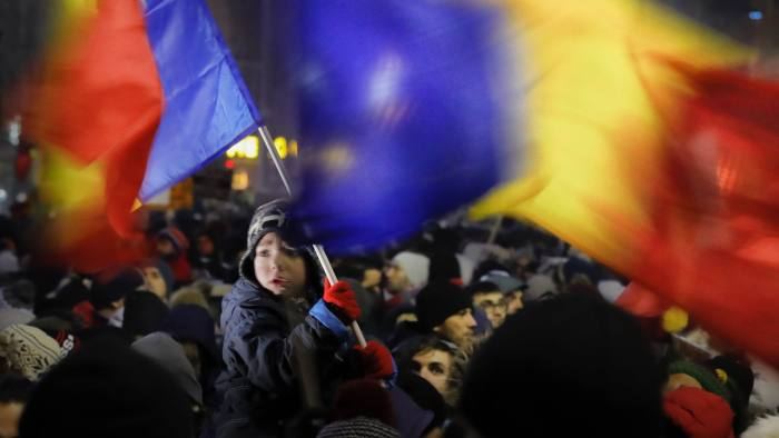 Romanian workers stage 2,000km protest against low pay