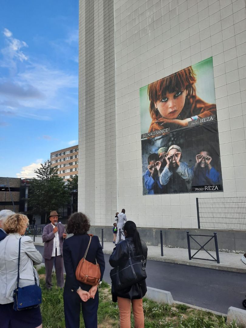 На улицах французского города появились фотографии азербайджанцев и Баку. Реза Дегати рассказывает о реалиях Карабаха (ФОТО)