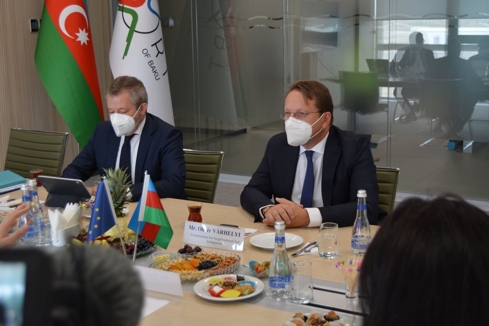 ЕС готов инвестировать в ряд проектов Бакинского порта – еврокомиссар (ФОТО)