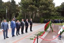 Руководящий состав МИД Азербайджана посетил Аллею почетного захоронения и Аллею шехидов (ФОТО)