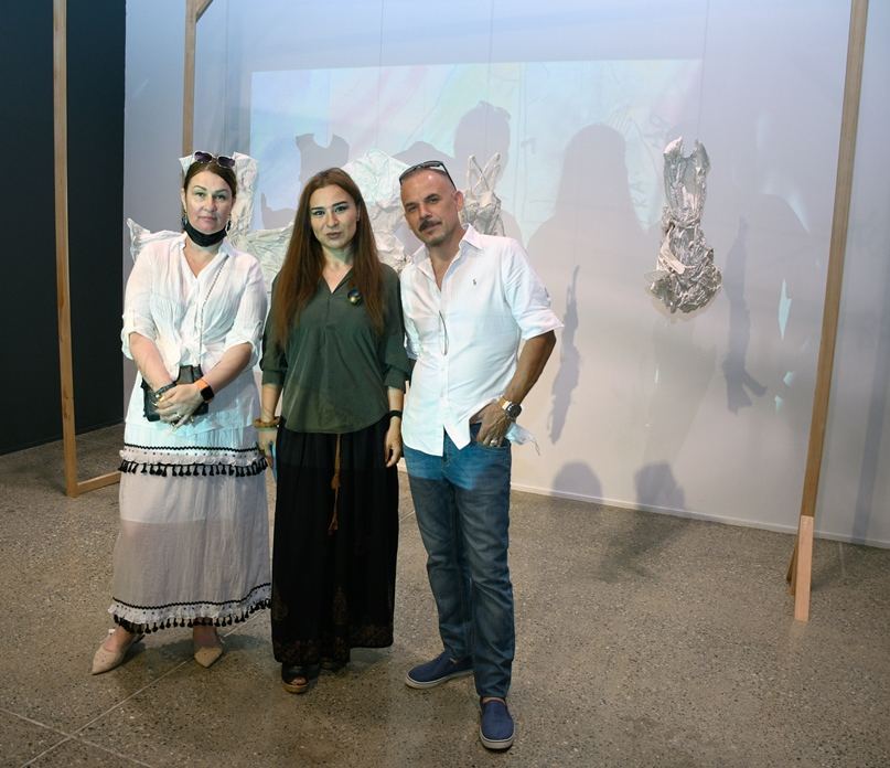 В Баку приданое шведской художницы превратилось в произведение искусства (ФОТО)