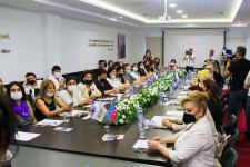 Как стать успешной женщиной в Азербайджане. Бизнес-леди и журналисты на пути к общей мечте (ФОТО)