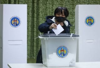 В Молдавии проводится голосование на досрочных выборах в парламент