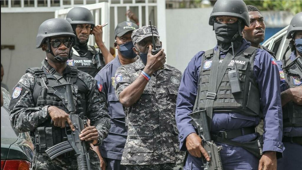 Полиция Гаити задержала еще троих подозреваемых в убийстве президента страны