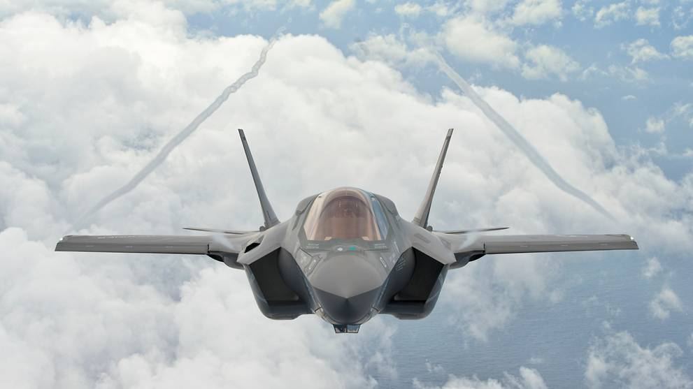 Bloomberg: только половина истребителей F-35 США готова к выполнению задач