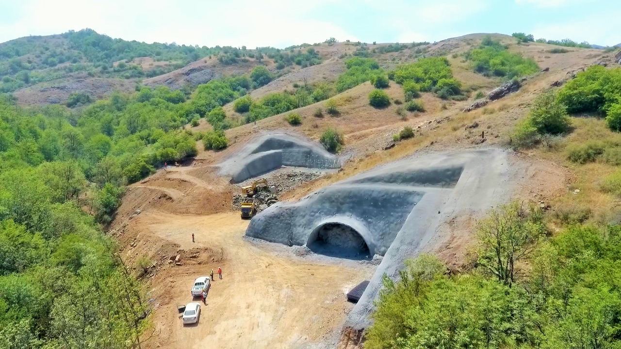 Yeni Əhmədbəyli-Füzuli-Şuşa avtomobil yolunda tunellərin inşasına başlanılıb (FOTO) - Gallery Image