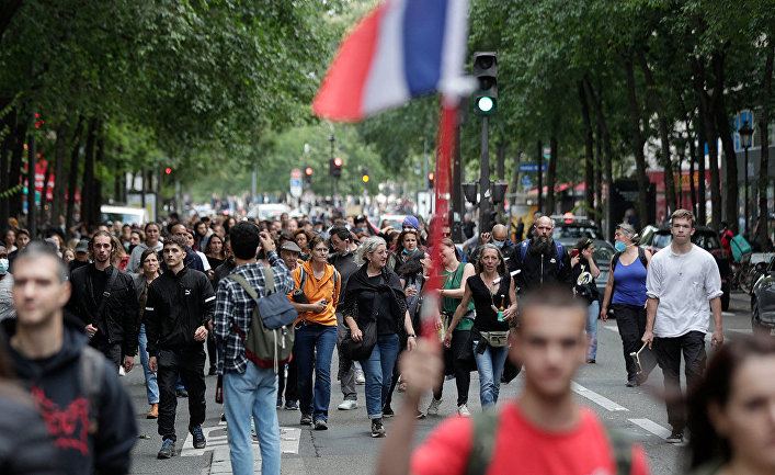 Fransada sanitar buraxılışlara qarşı etiraz aksiyalarında 40 minə yaxın insan iştirak edib