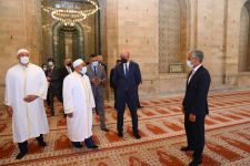 Председатель Европейского совета посетил Шамахинскую Джума мечеть (ФОТО)