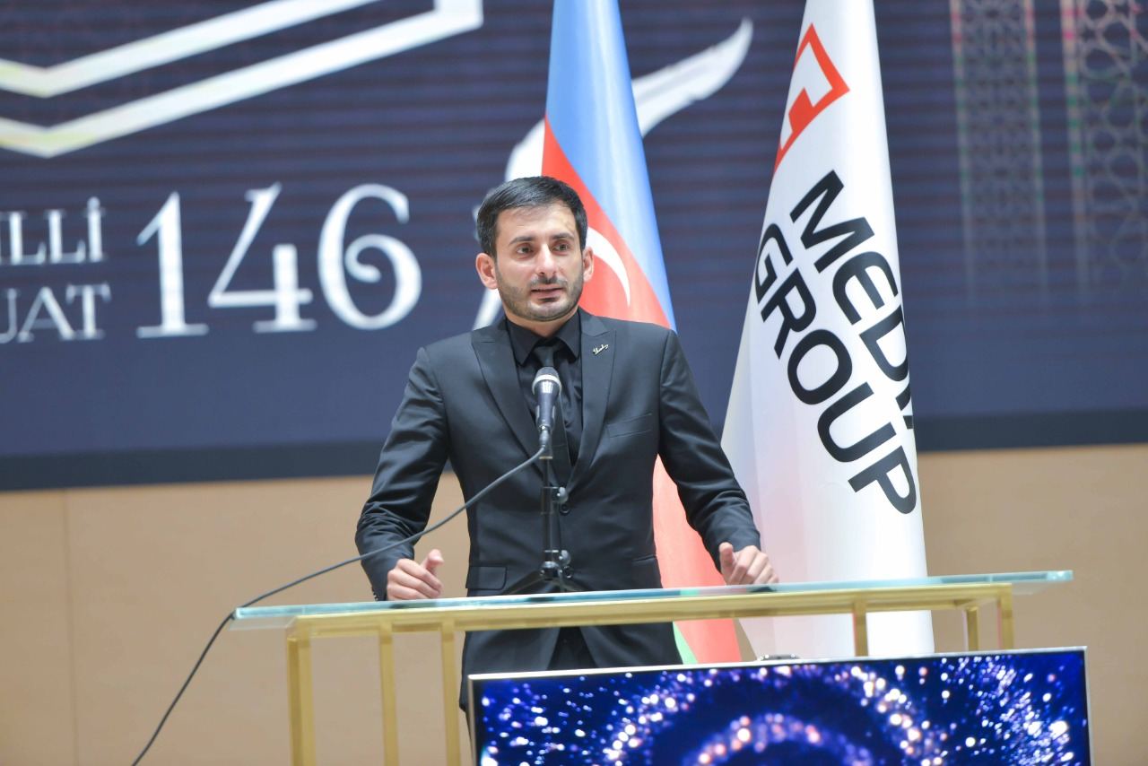 В Баку прошла церемония награждения премией Əkinçi ко Дню национальной прессы (ФОТО)