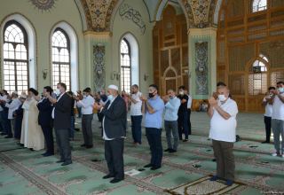 В Азербайджане утвержден порядок назначения священнослужителей в места поклонения