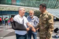 Еще ряд участников Отечественной войны Азербайджана вернулись на родину после лечения в Турции (ФОТО)