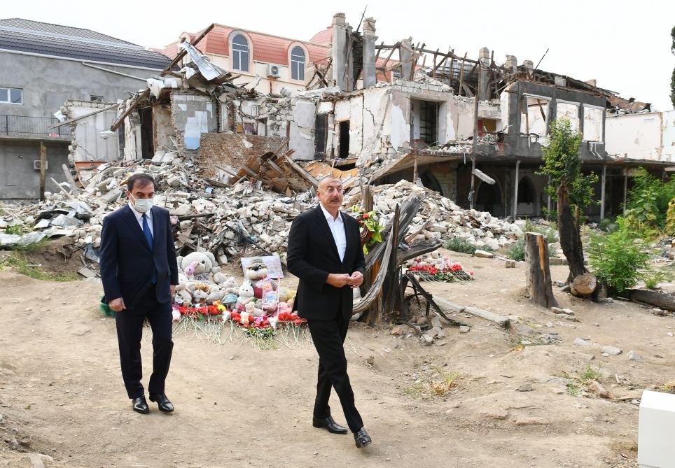 Azerbaijani president views consequences of Armenia's missile attacks in Ganja (PHOTO)