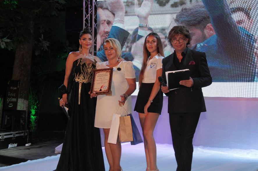В Баку прошла церемония награждения независимой национальной премией "Mətbuatın dostu" (ФОТО)