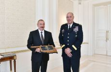 Президент Ильхам Алиев принял делегацию во главе с губернатором штата Оклахома (ФОТО)