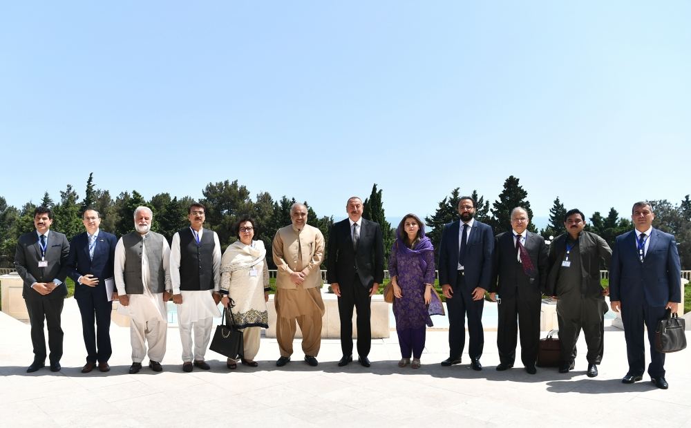 Президент Ильхам Алиев принял делегацию во главе с председателем Национальной ассамблеи Пакистана (ФОТО)