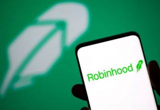 Robinhood posts $423 mln net loss, shares sink after hours