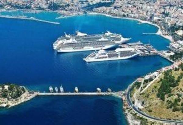 Названо число судов, принятых турецким портом Чешме в январе-мае 2022 г.