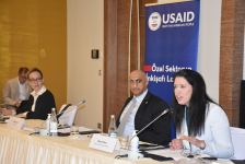 USAID Azərbaycanda qadın sahibkarlığının inkişafına həsr olunmuş dəyirmi masa təşkil edib (FOTO)