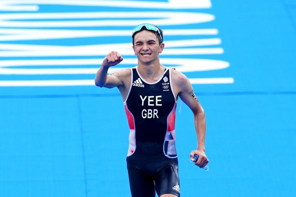 Triathlon-Britain win first-ever mixed-relay gold