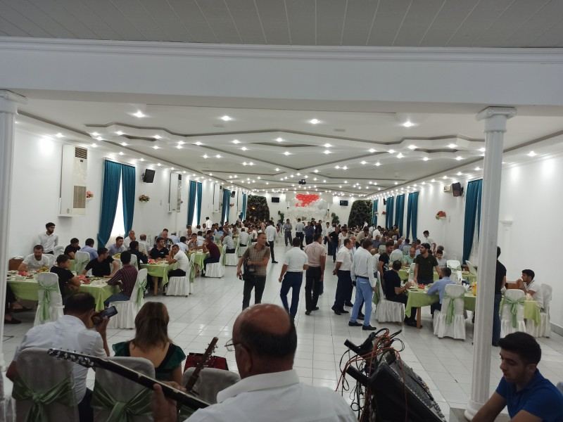 Ağdaşda 99 nəfərlik restoranda 150 nəfərlik məclis keçirilməsinin qarşısı alınıb (FOTO)