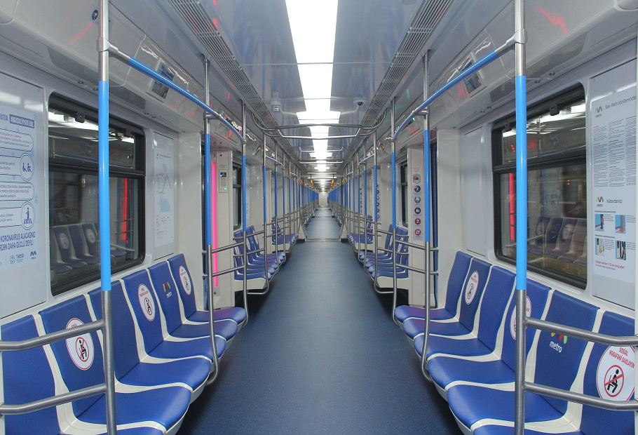 Metroda 4 yeni qatar xəttə buraxılıb (FOTO)