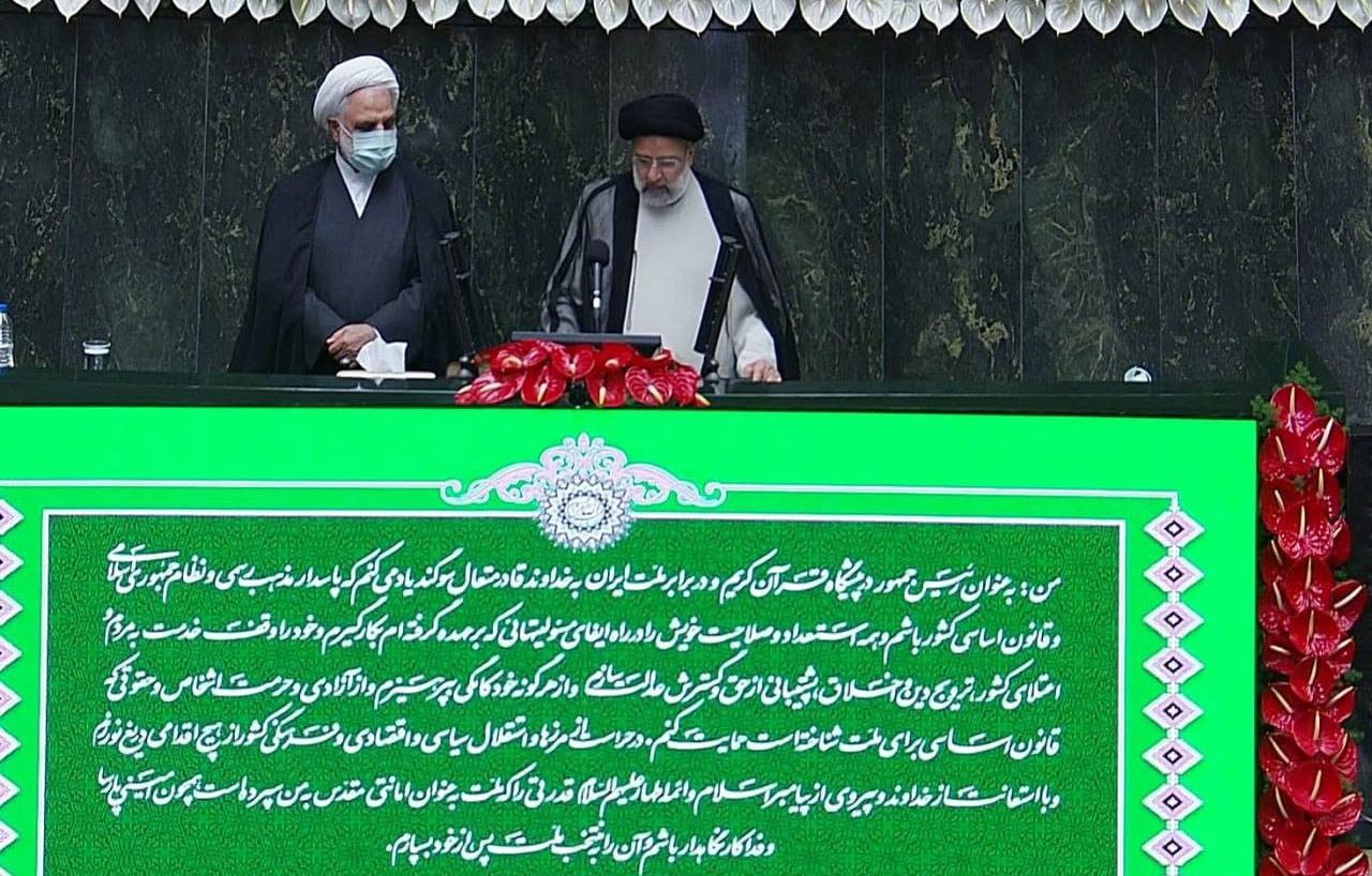 İranın yeni prezidenti and içib (FOTO)
