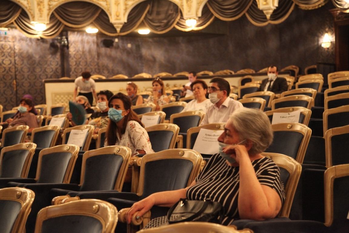 Вовлечение людей с нарушением слуха в творчество – Инклюзивный театр в Баку (ФОТО)