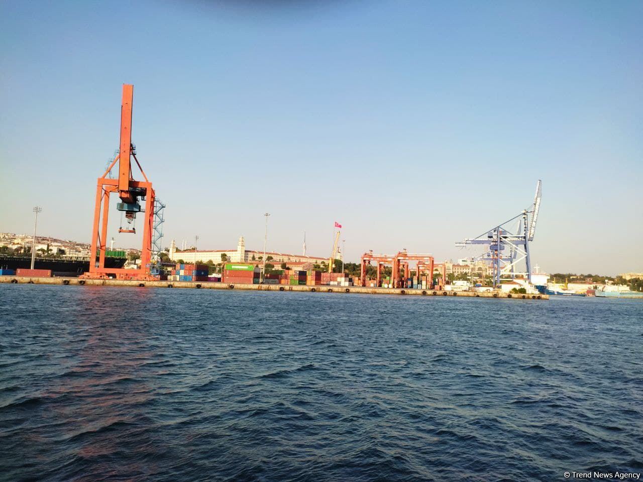 Турецкий порт Алиага перевалил с начала года около 40 млн тонн грузов