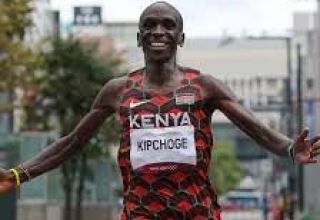 Athletics-Kenya's Kipchoge cements legacy as greatest marathon runner
