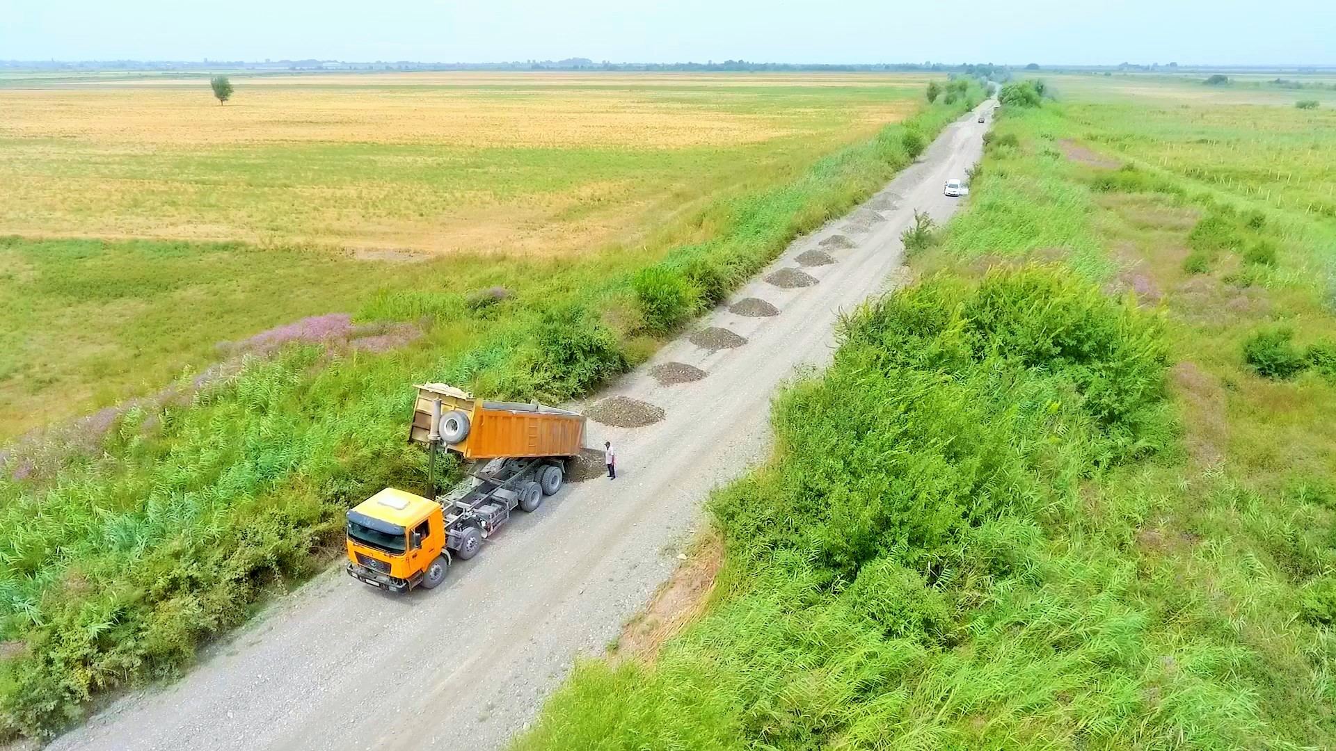Kürdəmirdə 13 km uzunluğunda avtomobil yolu yenidən qurulur (FOTO)