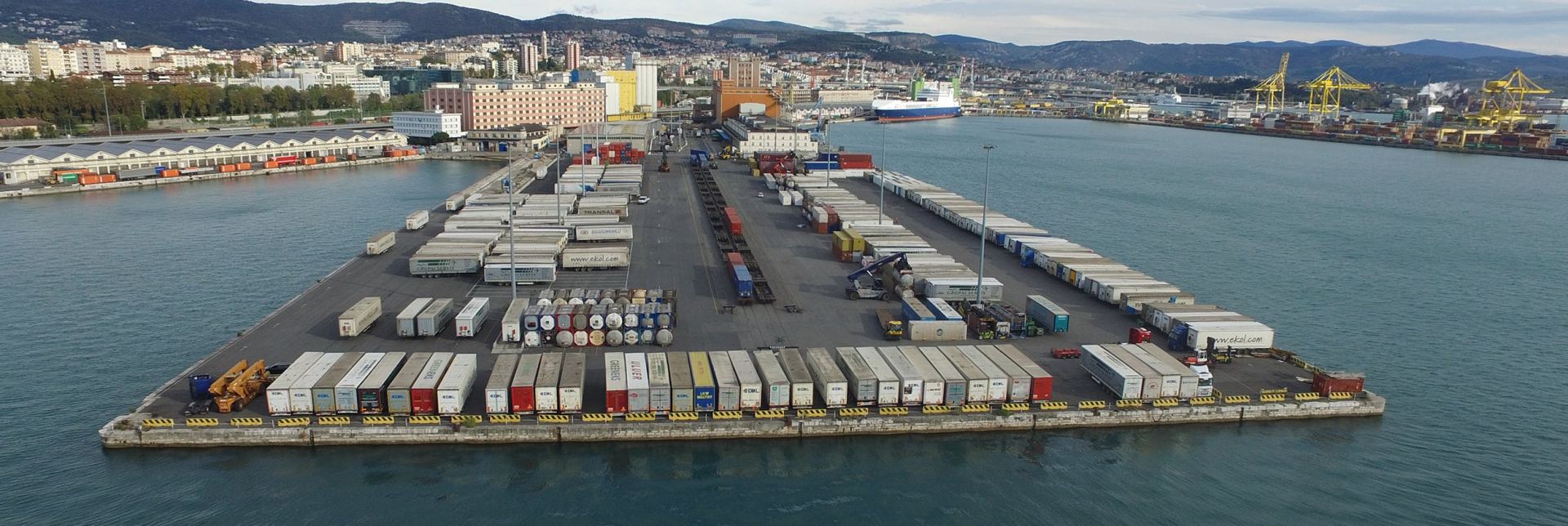 Обнародованы перевозки автомобилей между турецким портом Ялова и итальянским Бари