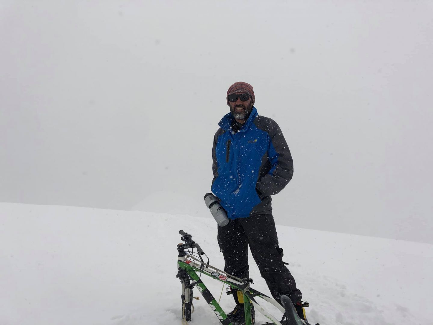 Велопутешественник Рамиль Зиядов продолжает штурмовать Пик Ленина – достигнута высота 5700 м (ФОТО)