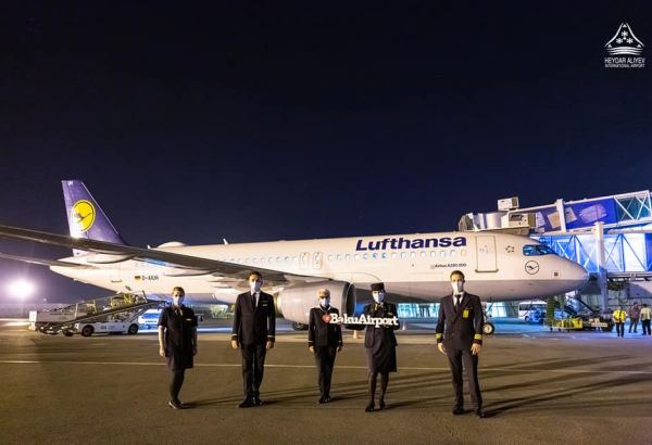 Lufthansa возобновила полеты в Баку (ФОТО)