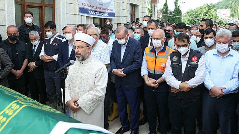 Cumhurbaşkanı Erdoğan sel bölgesinde cenaze törenine katıldı