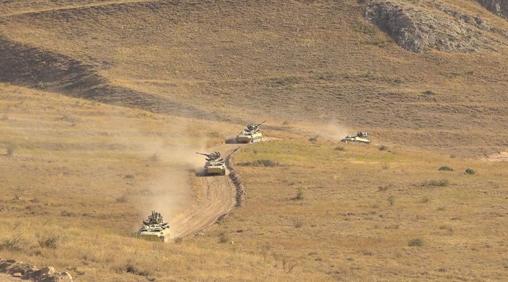 В передовых частях ПВО Отдельной общевойсковой армии Нахчывана проходят тактико-специальные учения (ФОТО/ВИДЕО)