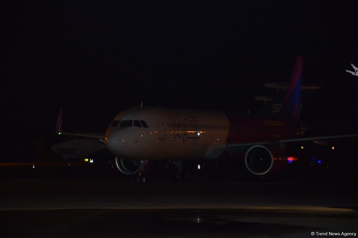 “Wizz Air Abu Dabi” aviaşirkəti Bakıya ilk reysini yerinə yetirib (FOTO)