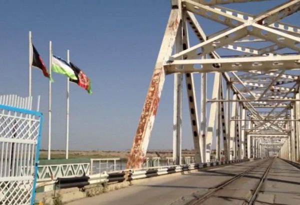 Afghans officially cross border of Uzbekistan