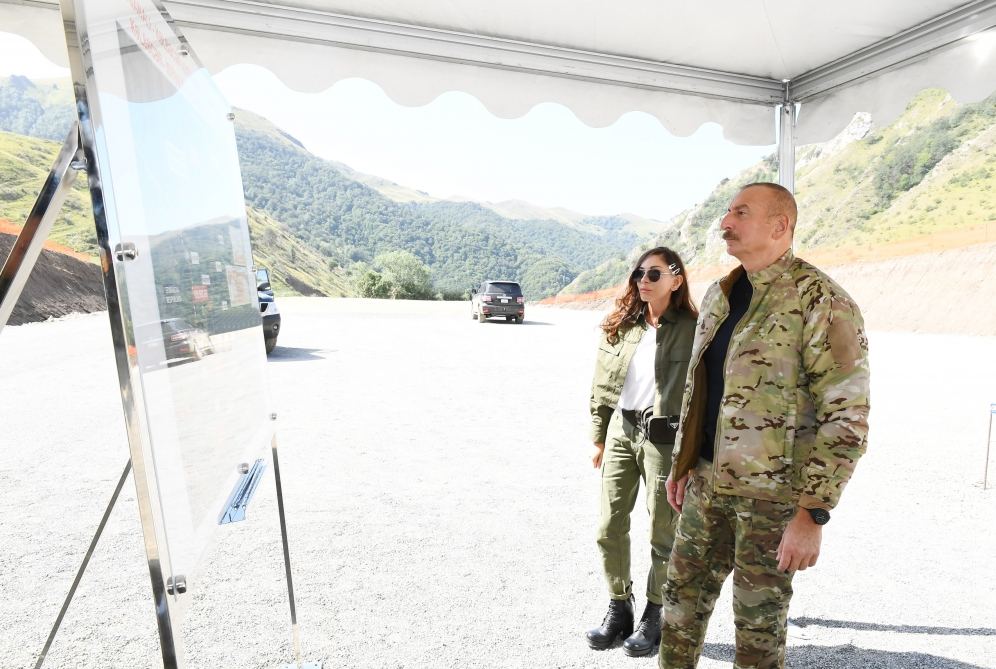 President Ilham Aliyev, First Lady Mehriban Aliyeva attend groundbreaking ceremony for 11.6-kilometer tunnel in Murovdagh (PHOTO)