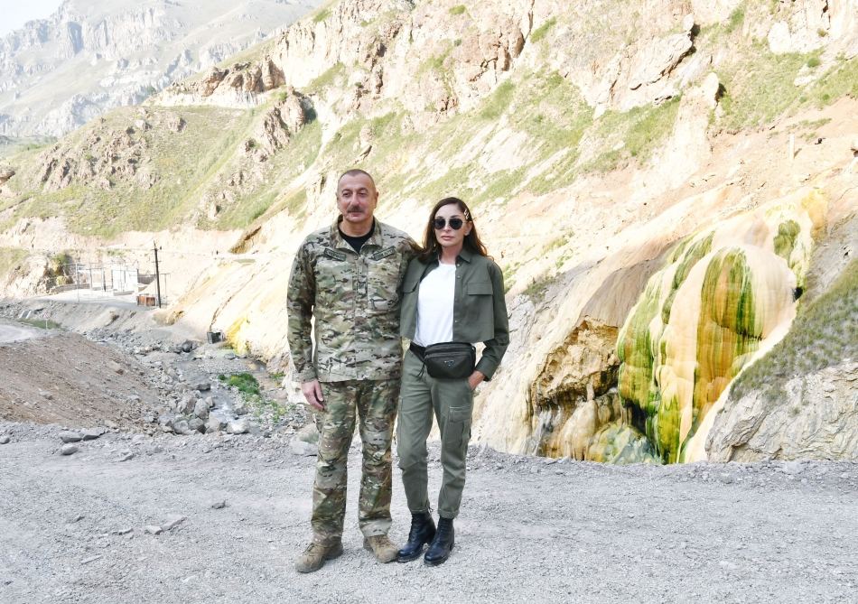 Президент Ильхам Алиев и Первая леди Мехрибан Алиева посетили Кяльбаджарский и Лачинский районы (ФОТО)